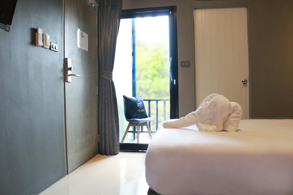 Hotel Dent Station Resident Phuket Exterior foto